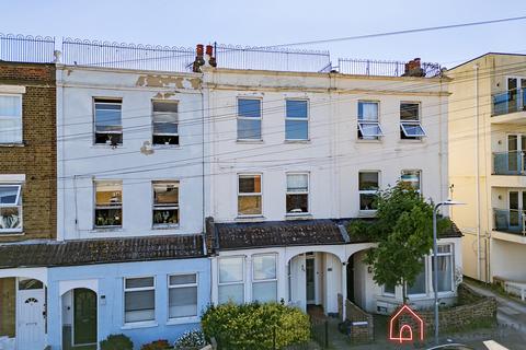 2a Camper Road, Southend-on-sea, SS1 2YR