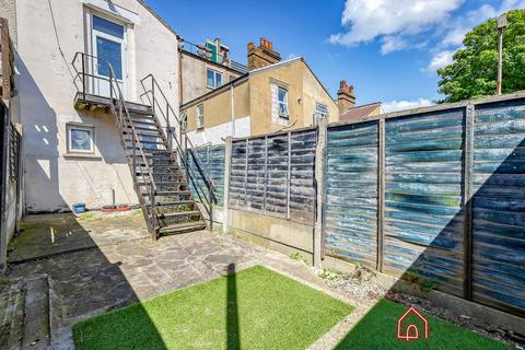 2a Camper Road, Southend-on-sea, SS1 2YR