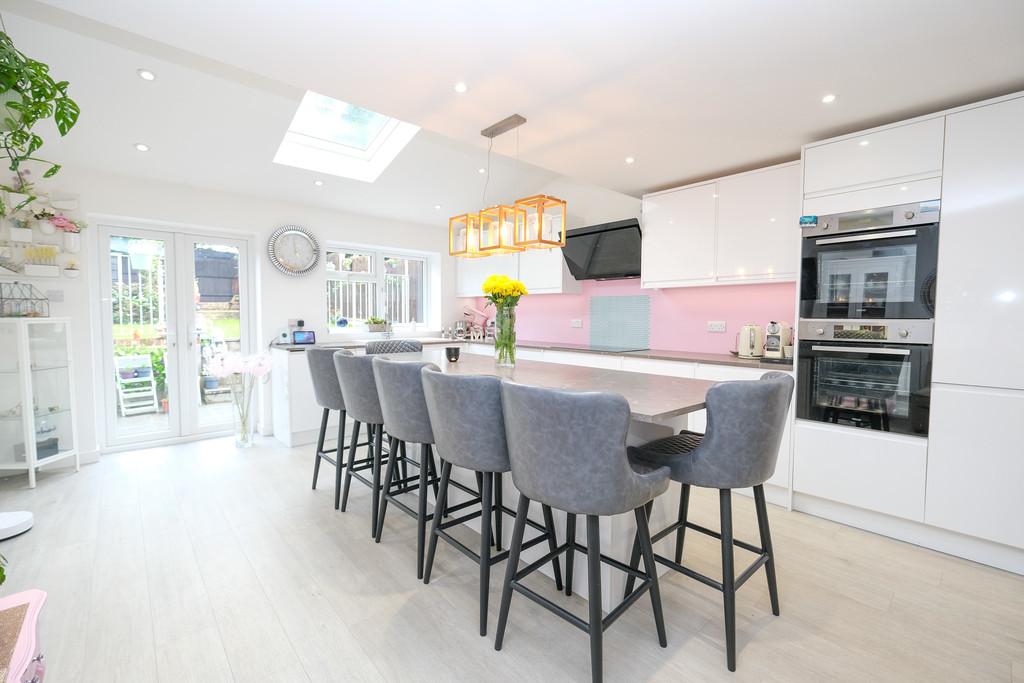Gardiner Close, Orpington 3 bed terraced house for sale £475,000