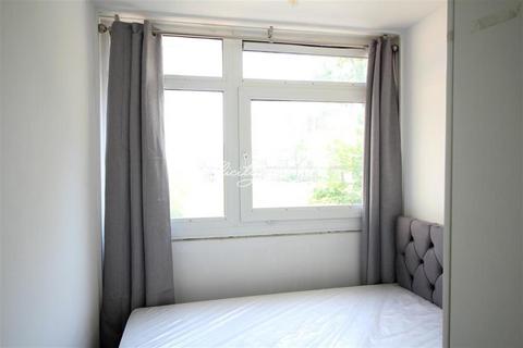 3 bedroom flat to rent, Hanbury Street, E1
