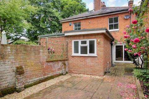 2 bedroom terraced house for sale, Romsey