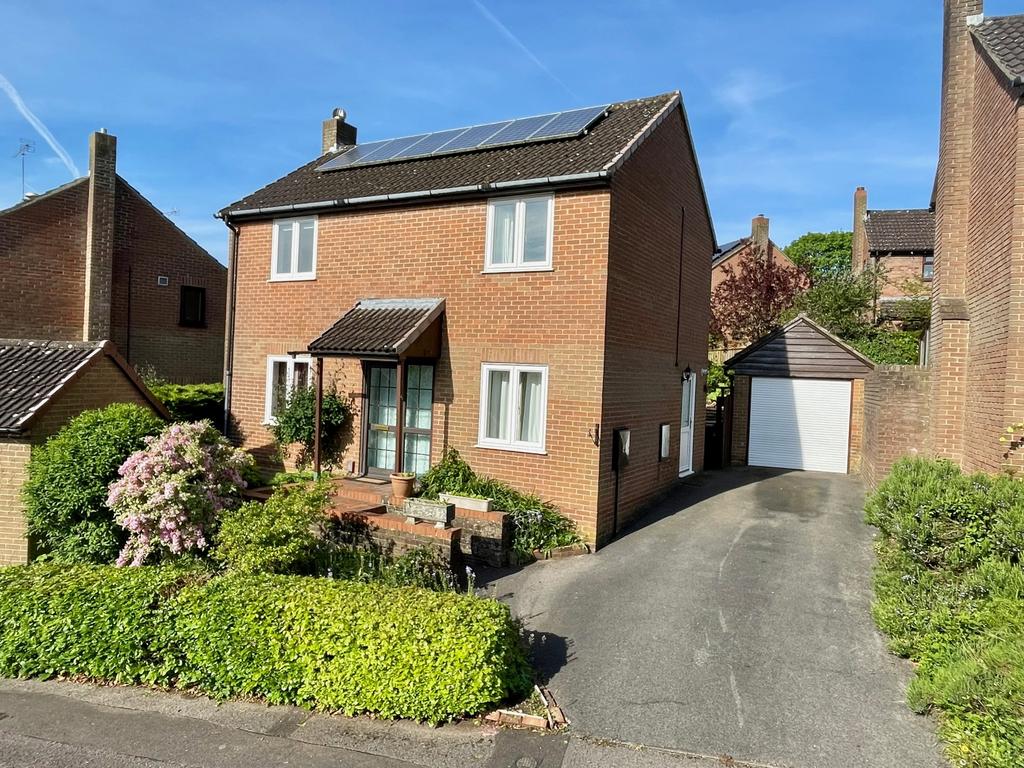 Badger Farm, Winchester 3 bed detached house for sale £475,000