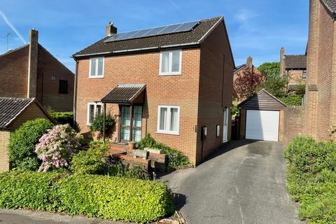 6 Ashbarn Crescent, Winchester, SO22 4LW