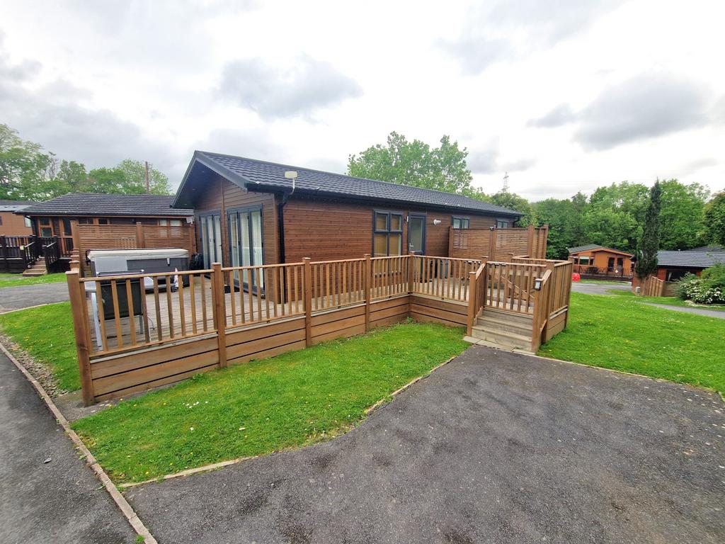 Finlake Holiday Resort & Spa, Newton... 3 bed park home for sale - £160,000