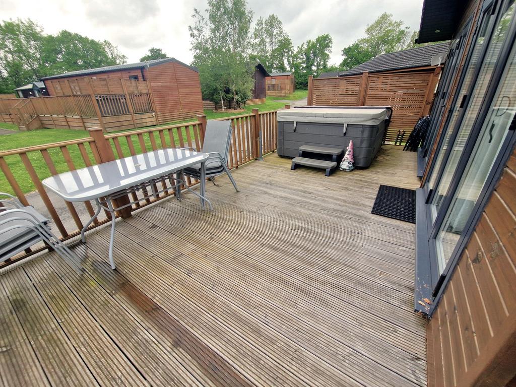 Sun Deck &amp; Hot Tub