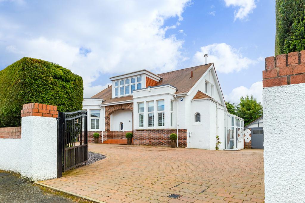 Lynton Avenue, Giffnock, Glasgow... 3 bed detached house £775,000