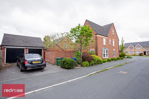 5 bedroom detached house to rent, Patricroft Drive, Chorley PR7