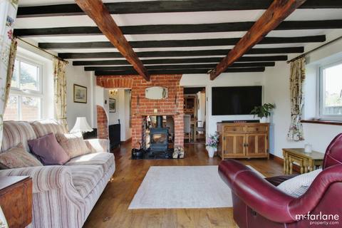 3 bedroom cottage for sale, Turnpike Road, Blunsdon