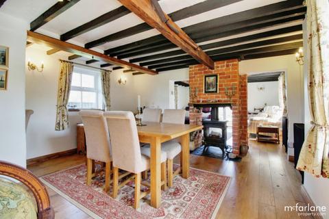 3 bedroom cottage for sale, Turnpike Road, Blunsdon