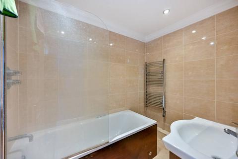 2 bedroom flat for sale, Latchmere Lodge, Richmond, TW10