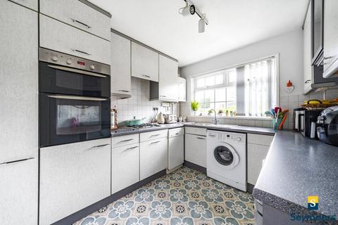 20 Findlay Drive, Guildford, GU3 3HT