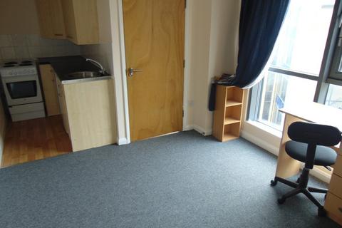 Studio to rent, NO FEES FOR STUDENTS