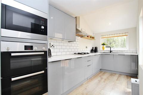 7 Connaught Road, Brookwood, Woking, GU24 0ES