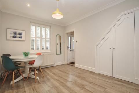 7 Connaught Road, Brookwood, Woking, GU24 0ES