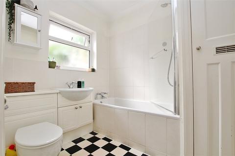 7 Connaught Road, Brookwood, Woking, GU24 0ES