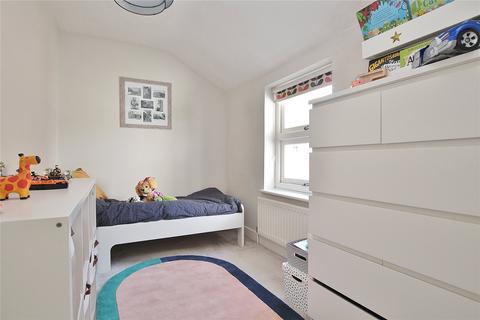 7 Connaught Road, Brookwood, Woking, GU24 0ES