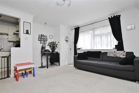 1 bedroom flat for sale, Highclere Court, Woking GU21