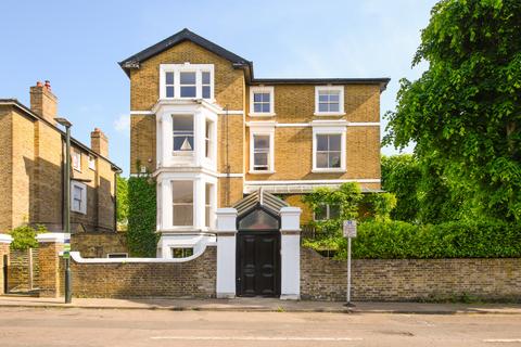 3 bedroom flat for sale, Hardwicke House, 1 Chislehurst Road, Richmond, Surrey