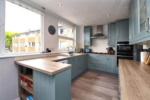 6 Fairview Close, Woking, GU22 7NT