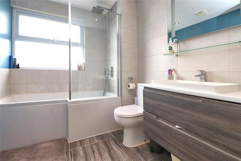 6 Fairview Close, Woking, GU22 7NT