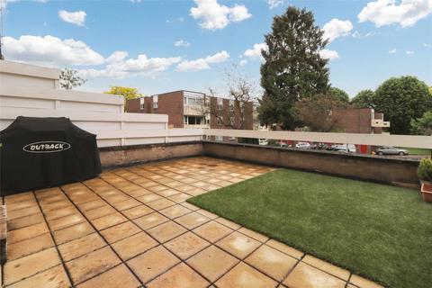 6 Fairview Close, Woking, GU22 7NT