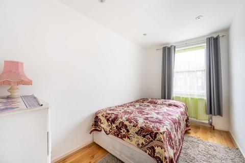1 bedroom flat for sale, Gloucester Terrace., Lancaster Gate, London, W2