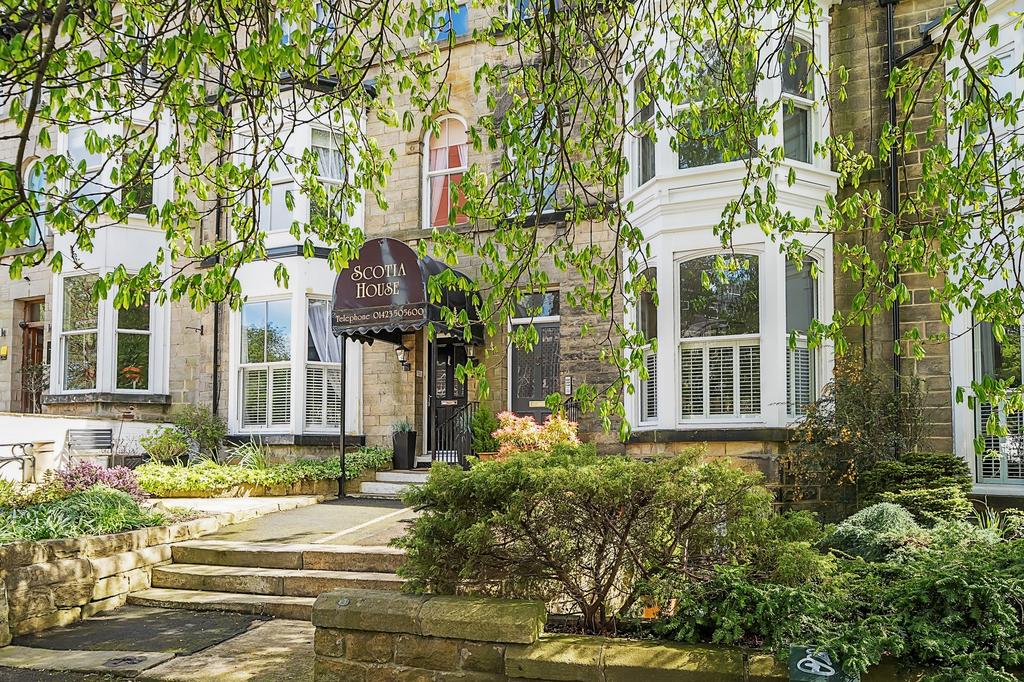 Kings Road, Harrogate, HG1 2 bed apartment for sale £295,000