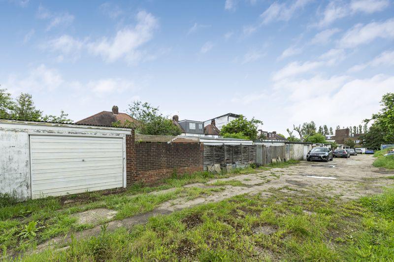 Garage to rear