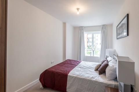 2 bedroom flat to rent, East Drive, Colindale, London, NW9