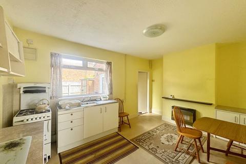 3 bedroom terraced house for sale, SPRING BANK, GRIMSBY
