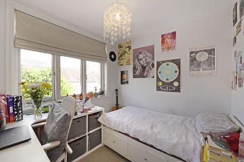 5 Douglas Road, Tonbridge, TN9 2ST