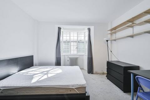 Studio to rent, Russell Court, Bloomsbury, London, WC1H