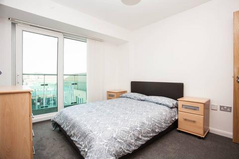 2 bedroom flat to rent, Greens End, Woolwich, London, SE18