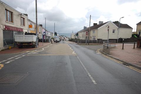 Hairdresser and barber shop to rent, 72 New Road, Skewen, Neath, SA10 6HE