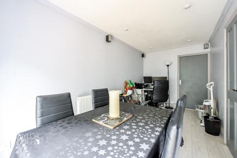 15 Hanlith, Wilnecote, Tamworth, B77 4BP