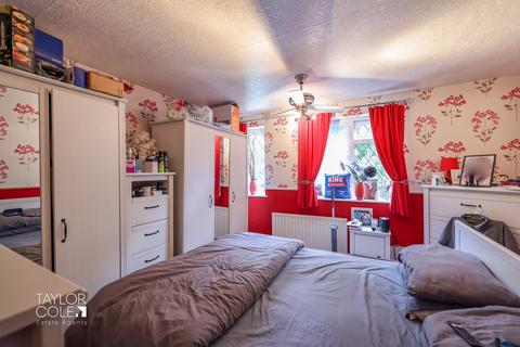 15 Hanlith, Wilnecote, Tamworth, B77 4BP