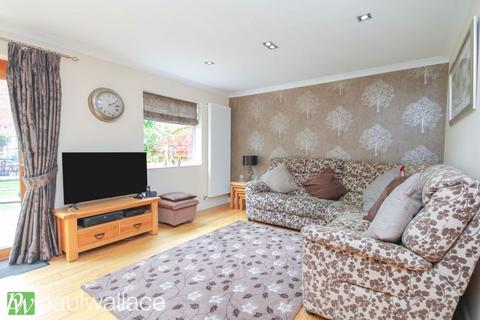 3 bedroom terraced house for sale, Elizabeth Close, Nazeing