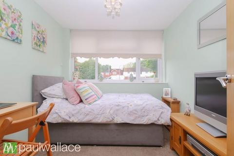 12 Elizabeth Close, Nazeing, Waltham Abbey, EN9 2HF