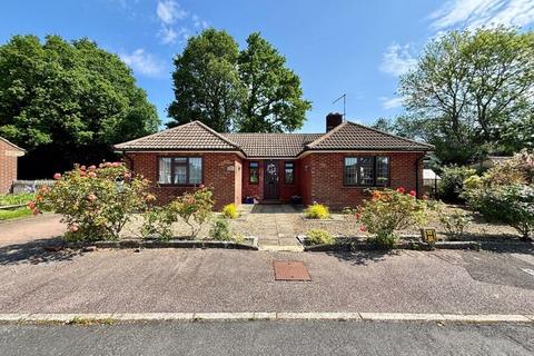 2 bedroom bungalow for sale, Chestnut Lane, Matfield