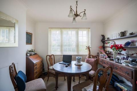 88 Willifield Way, London, NW11 6YJ