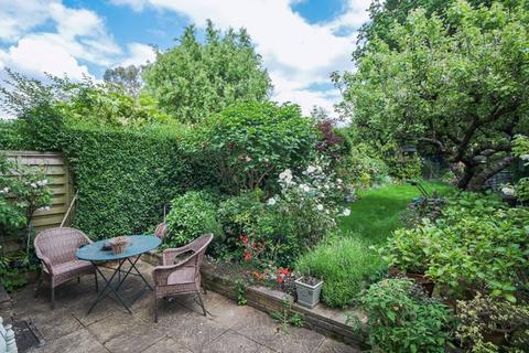 88 Willifield Way, London, NW11 6YJ