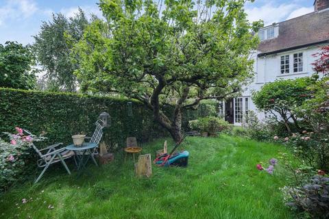 88 Willifield Way, London, NW11 6YJ