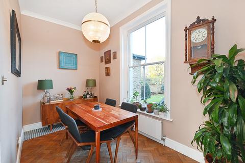 3 bedroom apartment to rent, Lauriston Road, London E9