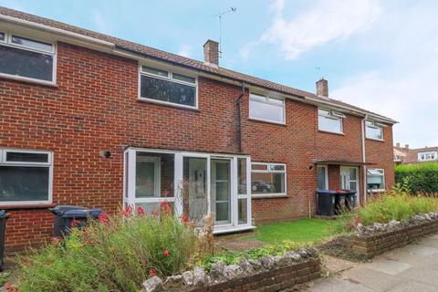 3 bedroom terraced house to rent, Knight Avenue, Canterbury CT2