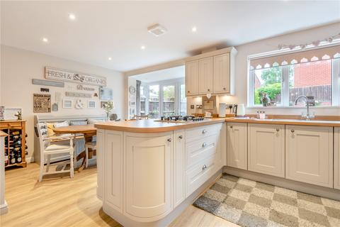 24 Arundel Close, Randlay, Telford, TF3 2LX