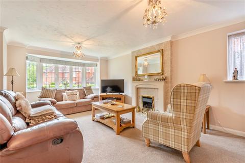 24 Arundel Close, Randlay, Telford, TF3 2LX