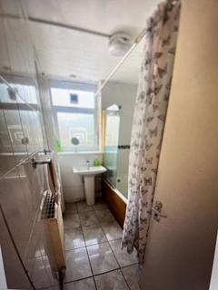 Flat to rent, Maskell Road, London SW17