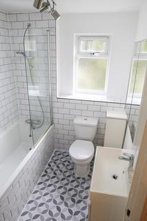 2 bedroom ground floor flat for sale, Bunning Way, Islington, London, N1