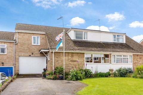 3 bedroom terraced house for sale, 26 Freemans Road, Bodicote.