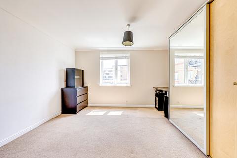 1 bedroom flat for sale, Retort Close, Southend On Sea